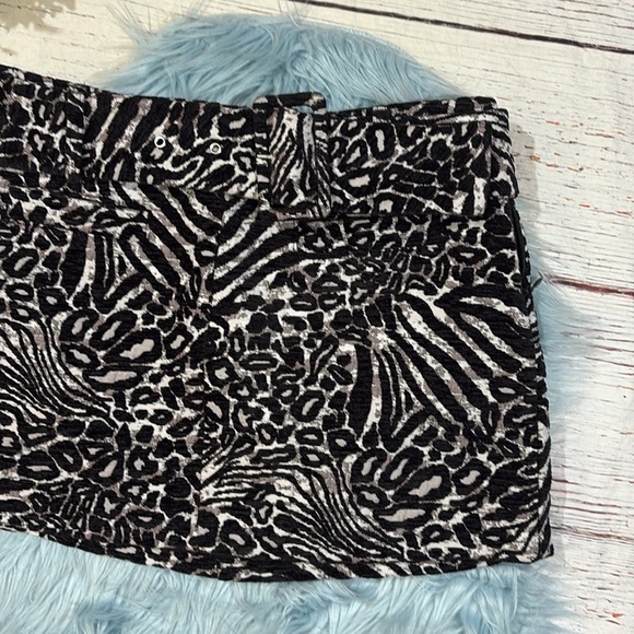 Anthropologie Maeve Low-Rise Belted Micro Mini Skirt Black & White Animal - Picture 5 of 10